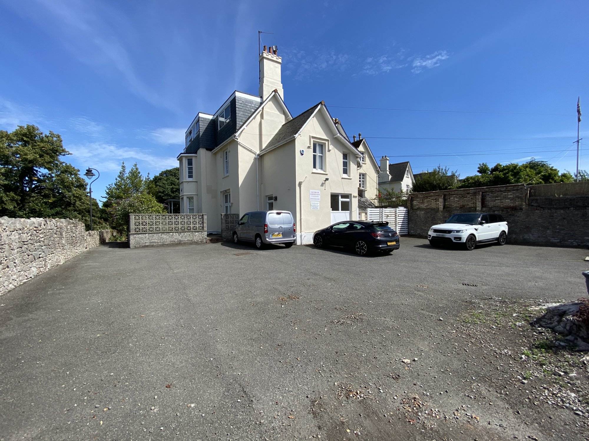 Investment in Newton Abbot - photo 4